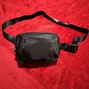 NEW Unisex Black Belt Bag Cross Body Fanny Pack Bag W/ Adjustable Strap